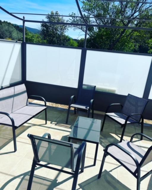 הוילה Puyvert Les Jardins De La Graviere A 5 Mn De Lourmarin Avec Piscine Privee מראה חיצוני תמונה